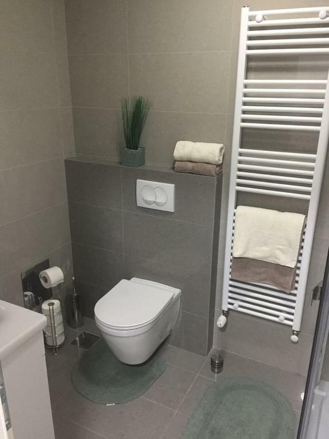 Apartman F&F Otocac Exterior photo