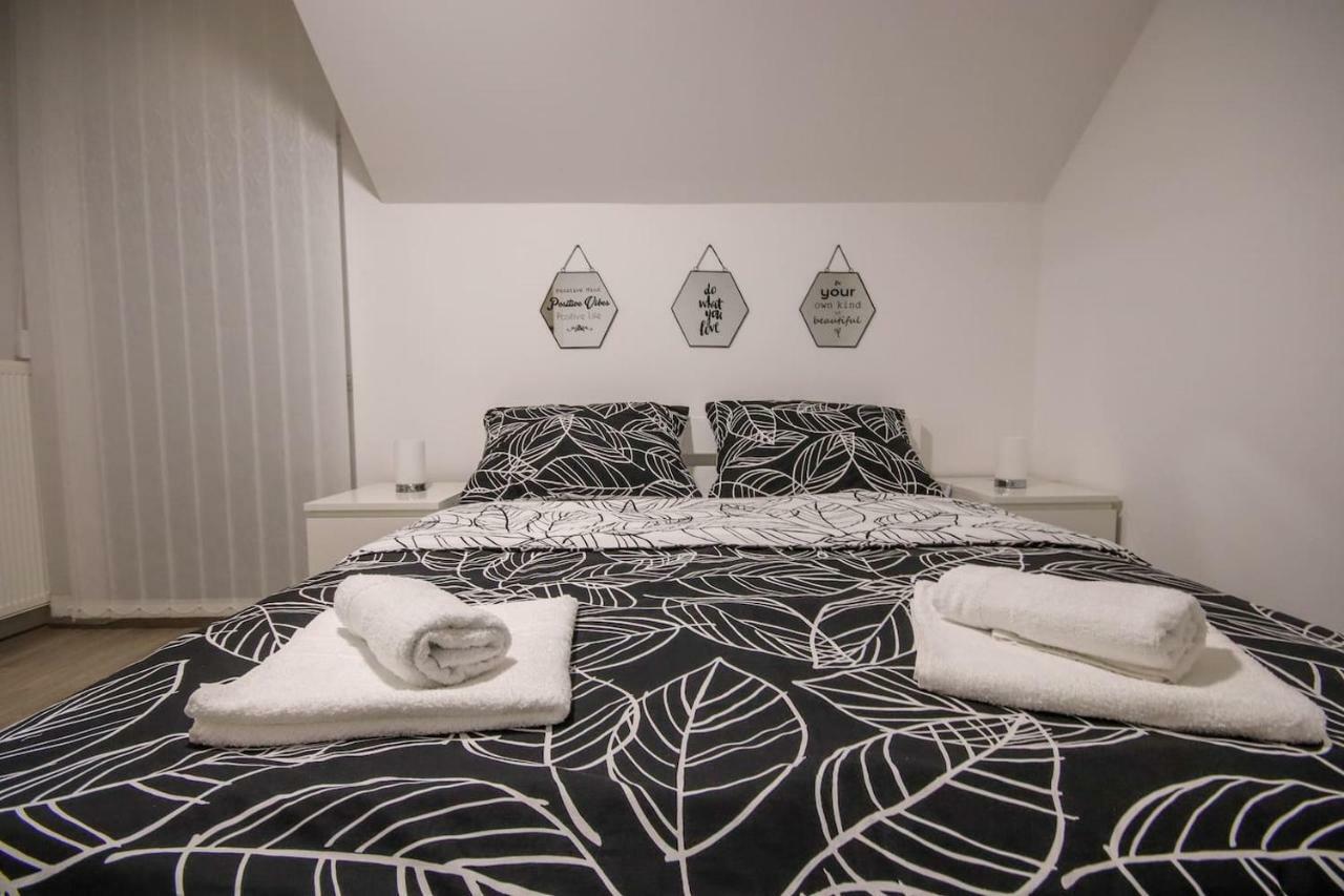 Apartman F&F Otocac Exterior photo